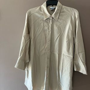3/4 sleeve button up shirt